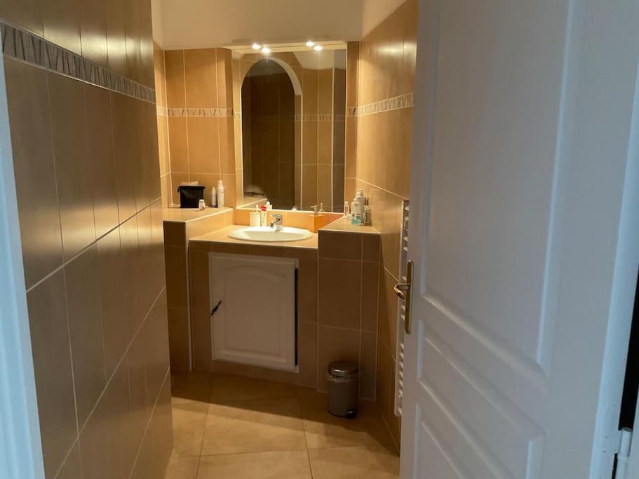 Akropole De Caroline, Central, Lumineux, Calme, Free Parking, Lift, 3 Beds Драгиньян Экстерьер фото